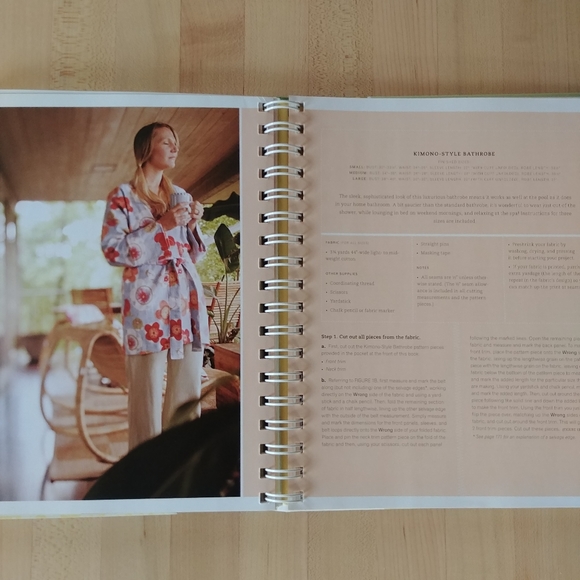 **SOLD** Amy Butler’s InStitches Simple and Stylish Sewing Book - Picture 8 of 11